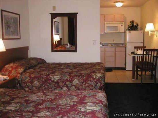 Intown Suites Extended Stay Greensboro Nc - Lanada Oda fotoğraf