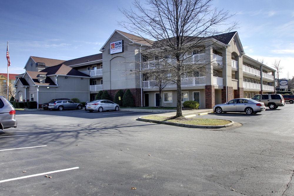 Intown Suites Extended Stay Greensboro Nc - Lanada Dış mekan fotoğraf