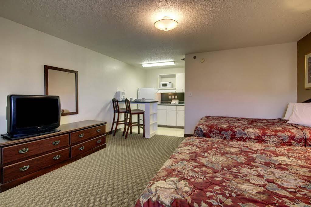 Intown Suites Extended Stay Greensboro Nc - Lanada Dış mekan fotoğraf