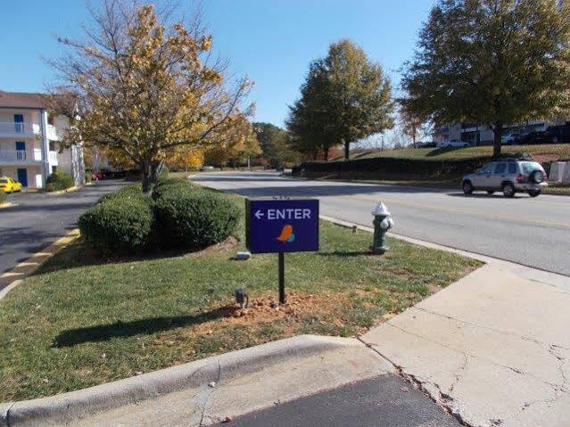 Intown Suites Extended Stay Greensboro Nc - Lanada Dış mekan fotoğraf